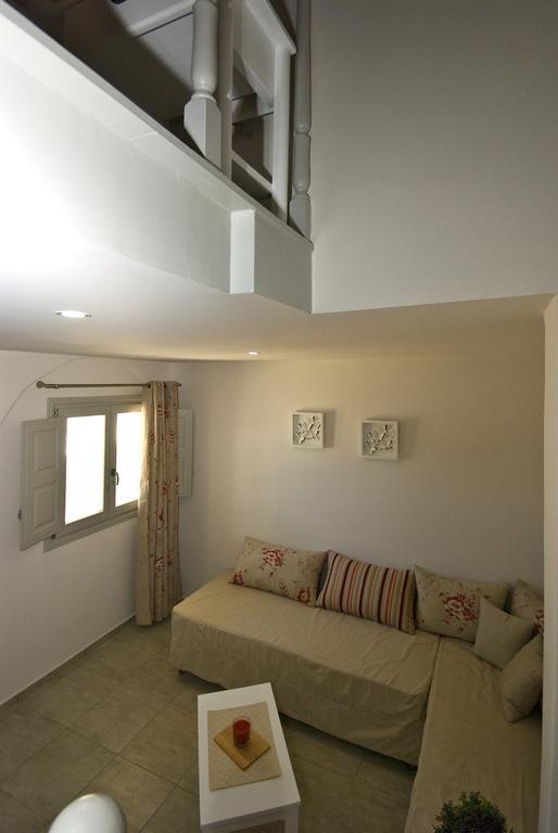 Alafouzos Studios & Apartments Kamari  Phòng bức ảnh