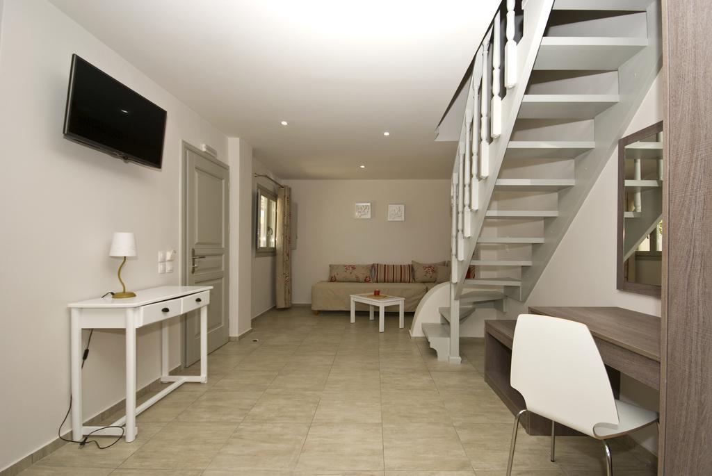 Alafouzos Studios & Apartments Kamari  Phòng bức ảnh